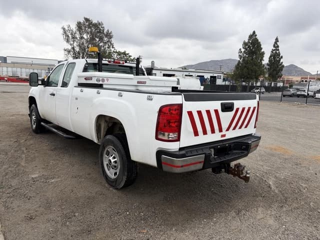 Image of GMC 2500 equipment image 3