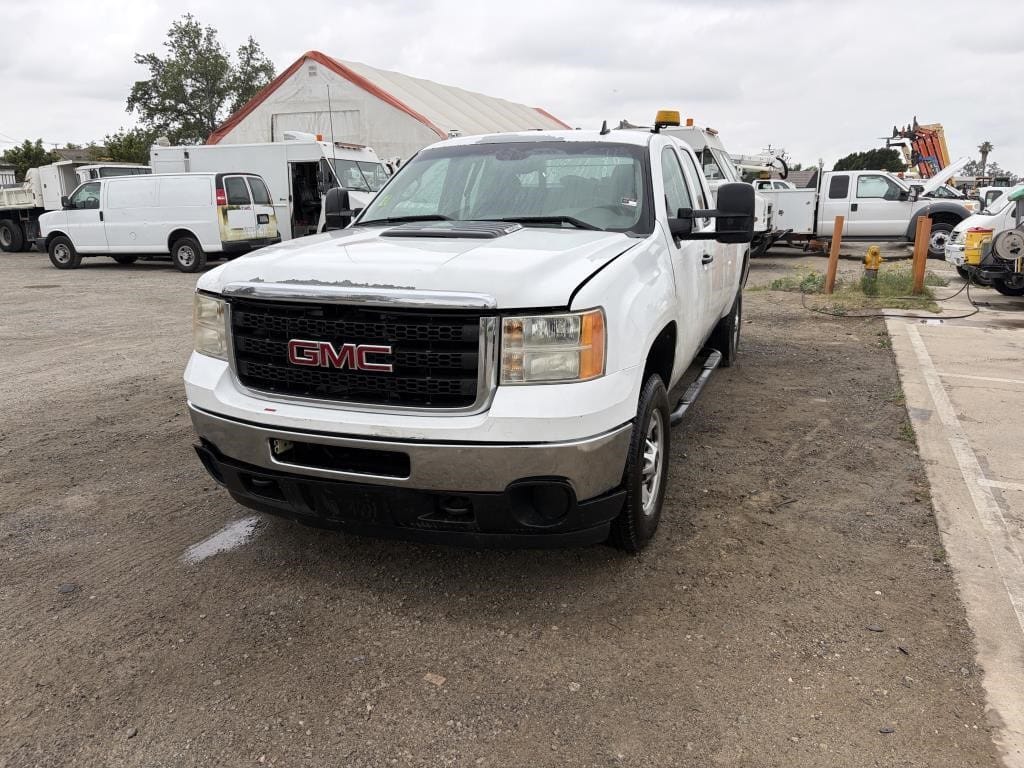 2012 GMC 2500 Equipment Image0