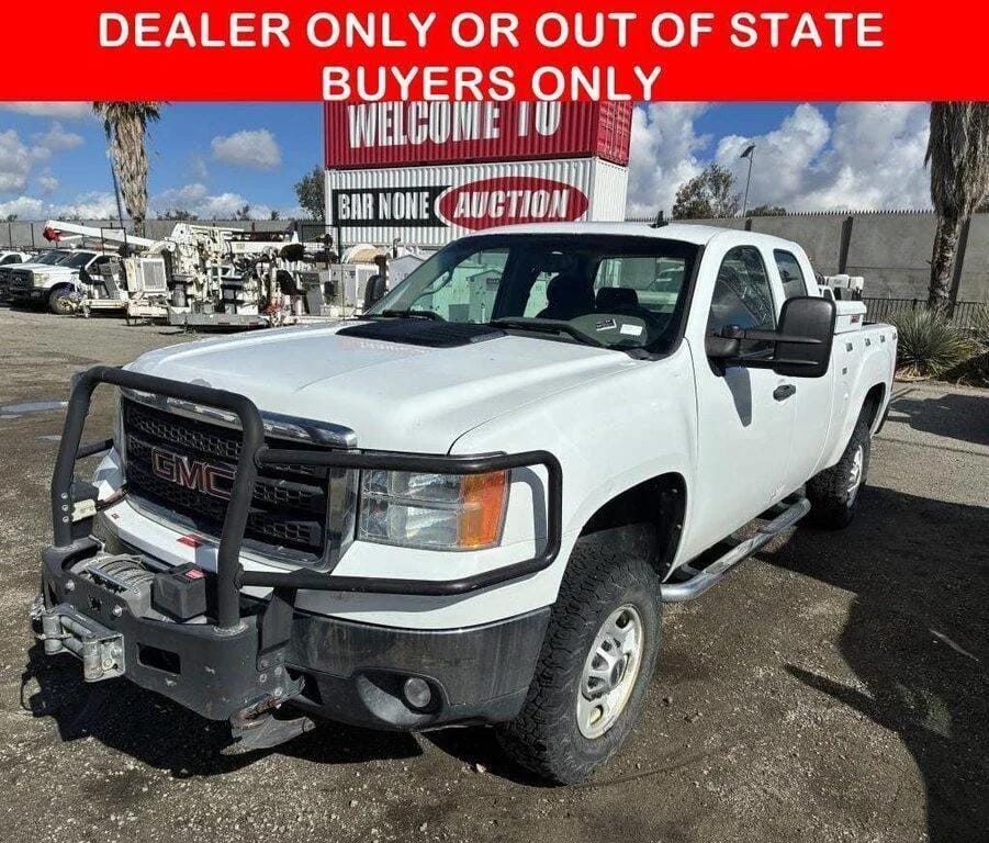 2012 GMC 2500 Equipment Image0