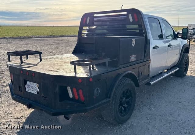 Image of GMC 2500HD equipment image 4