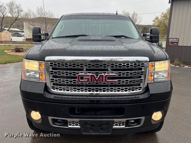 Image of GMC 2500HD equipment image 1
