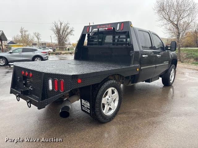 Image of GMC 2500HD equipment image 4