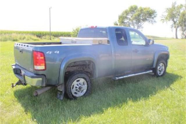 Image of GMC 2500HD equipment image 3
