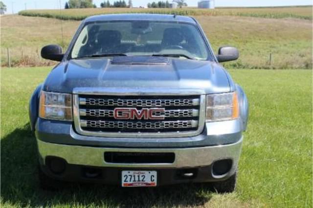 Image of GMC 2500HD equipment image 1