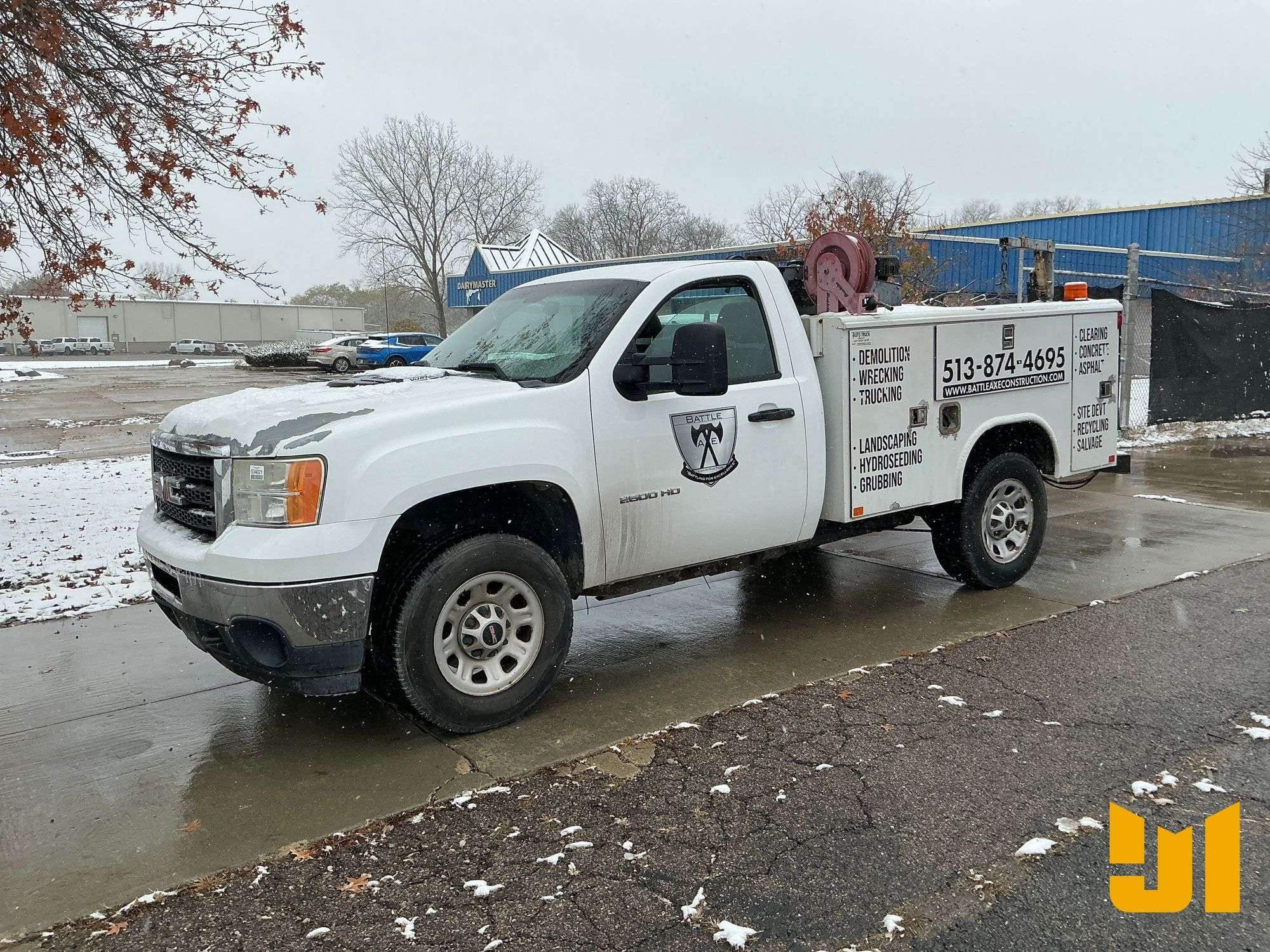 2012 GMC 2500HD Equipment Image0