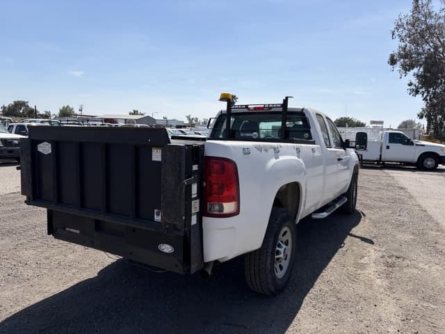 Image of GMC 3500 equipment image 2