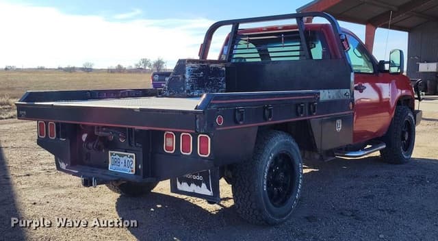 Image of GMC 3500HD equipment image 4