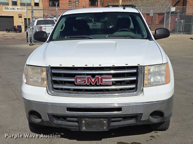 Image of GMC Sierra equipment image 1