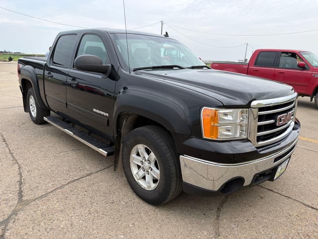 Image of GMC Sierra 1500 equipment image 1
