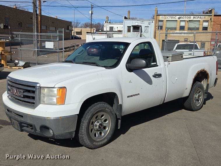 2012 GMC Sierra Equipment Image0