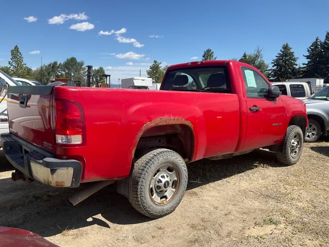 Image of GMC 2500HD equipment image 4