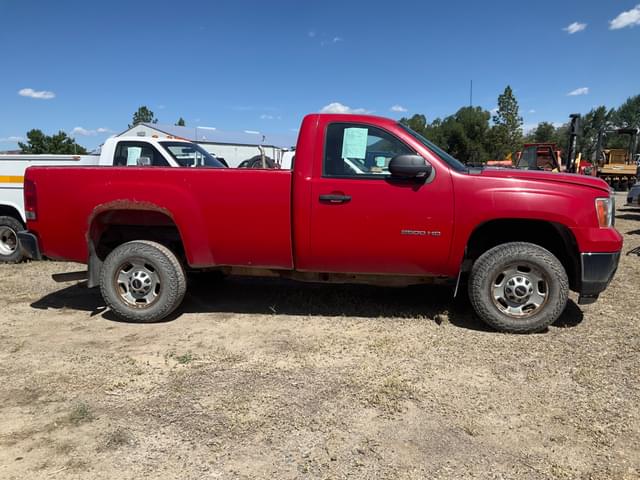 Image of GMC 2500HD equipment image 3