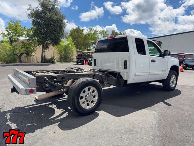 Image of GMC 2500HD equipment image 4