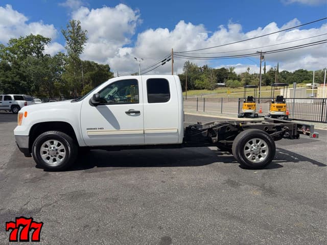 Image of GMC 2500HD equipment image 1