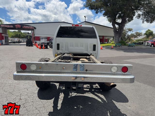 Image of GMC 2500HD equipment image 3