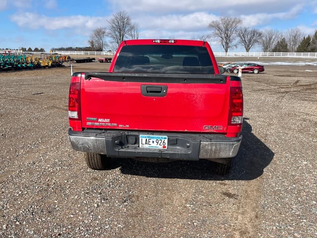 Image of GMC Sierra equipment image 4