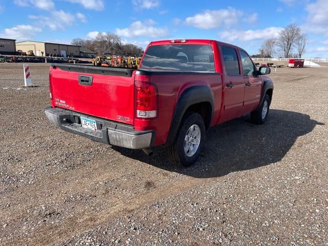 Image of GMC Sierra equipment image 3