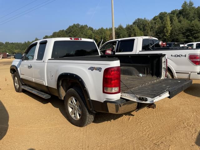 Image of GMC Sierra equipment image 1