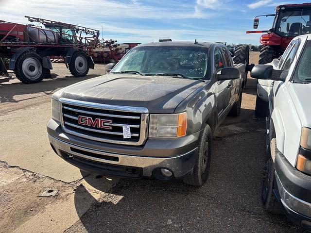 Image of GMC Sierra equipment image 1