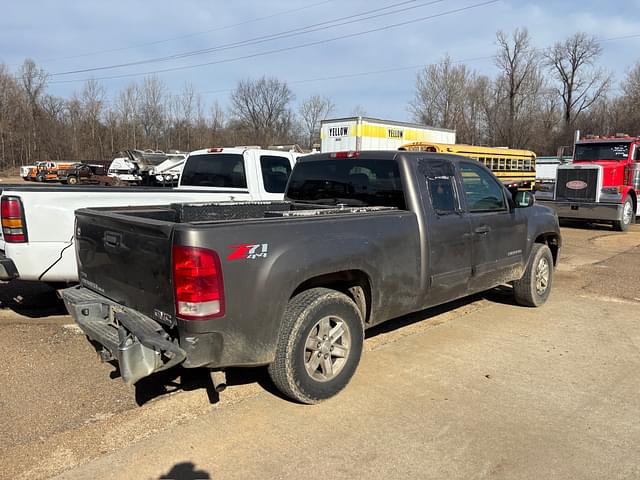 Image of GMC Sierra equipment image 3