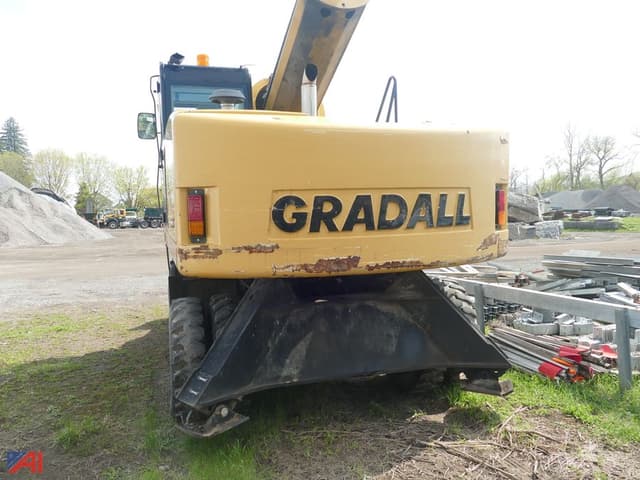 Image of Gradall XL3300 equipment image 3