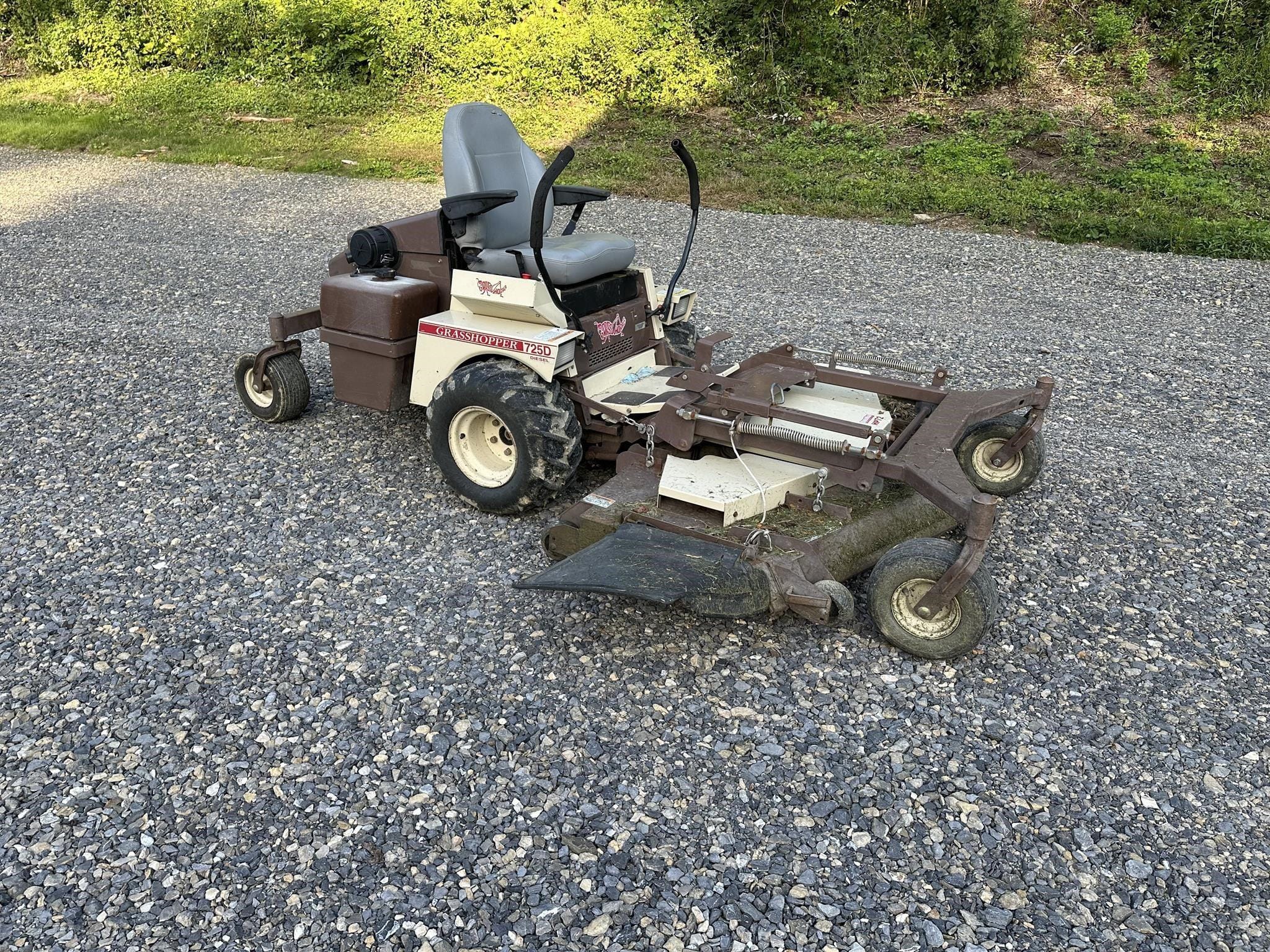 2012 Grasshopper 725D Equipment Image0