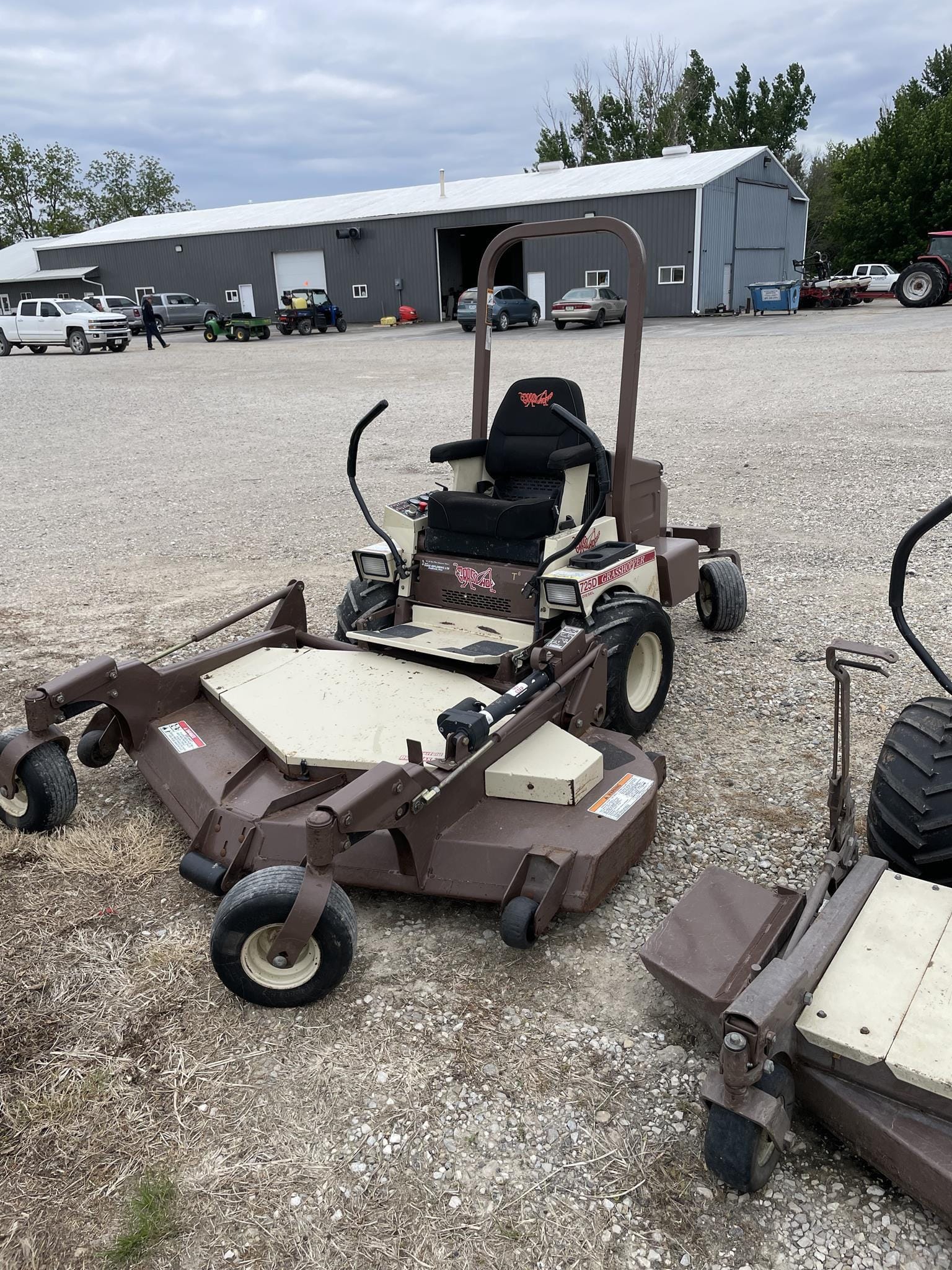 2012 Grasshopper 725D Image