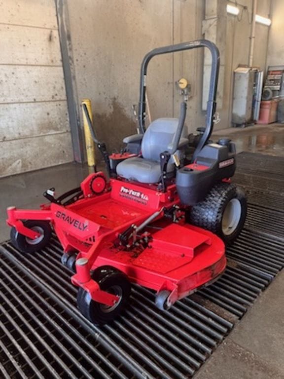 2012 Gravely Pro-Turn 472 Equipment Image0