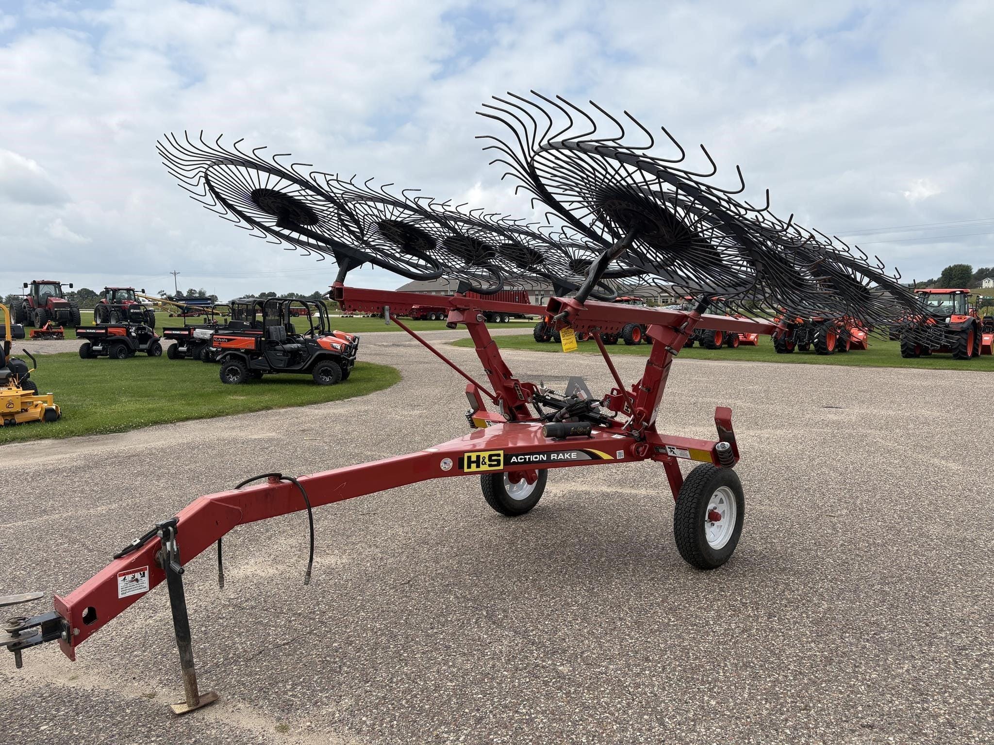 2012 H&S AR1061 Equipment Image0