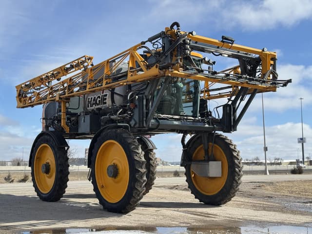 Image of Hagie STS12 equipment image 4