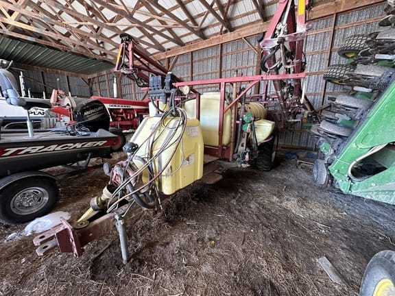 2012 Hardi NAV550M Equipment Image0