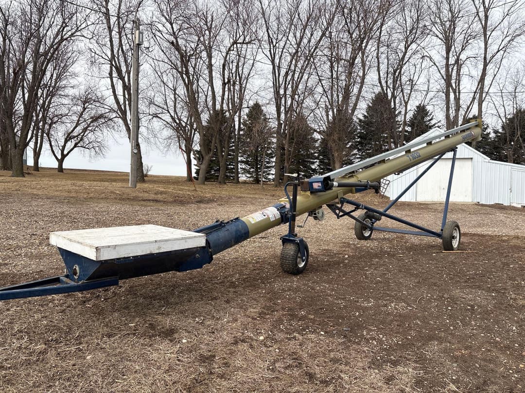 Image of International Harvester T1032 Primary image