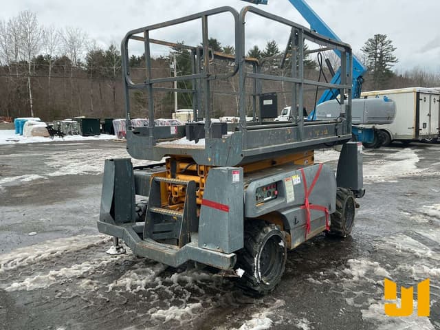 Image of Haulotte 2668RT equipment image 4