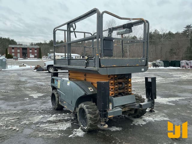 Image of Haulotte 3368RT equipment image 2