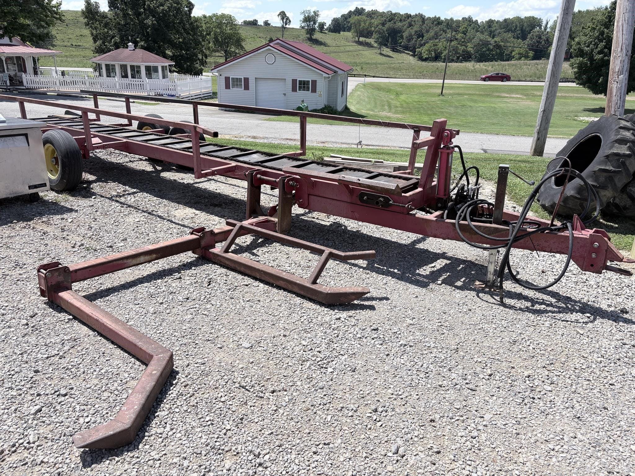 2012 Hay Deluxe 5BT Equipment Image0