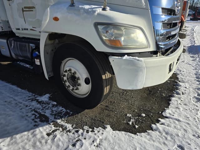 Image of Hino 238 equipment image 3