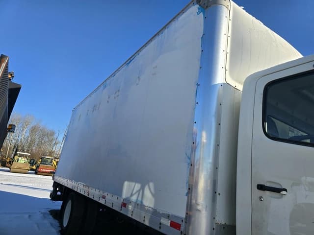 Image of Hino 238 equipment image 4