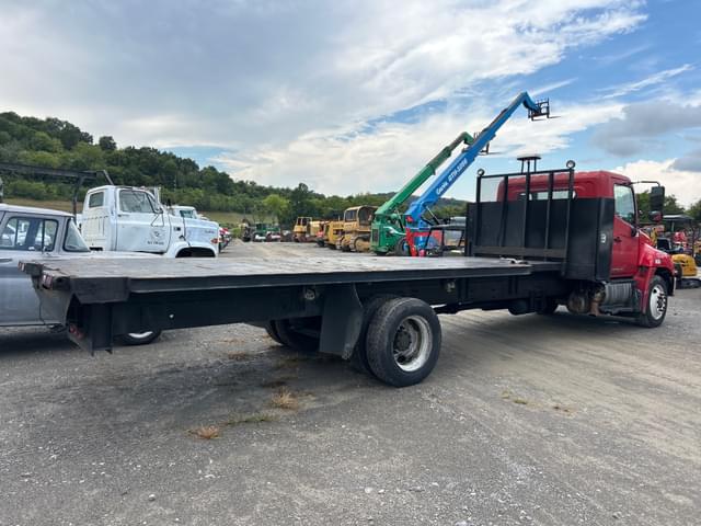 Image of Hino 268 equipment image 3