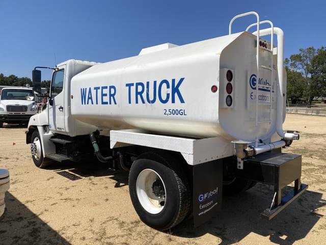 Image of Hino 268 equipment image 1