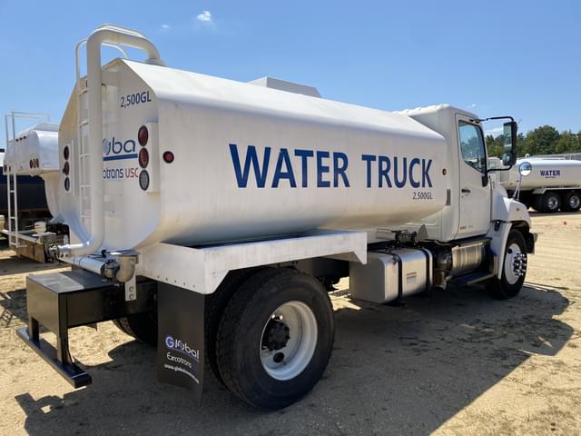 Image of Hino 268 equipment image 2