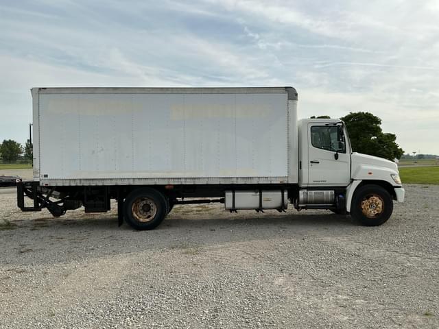 Image of Hino SW16 equipment image 3