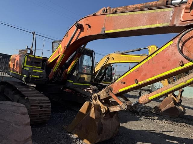 Image of Hitachi ZX200LC-3 equipment image 3