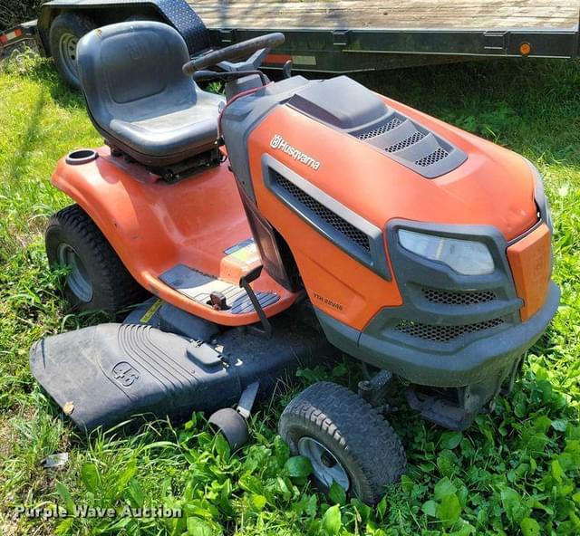 Image of Husqvarna YTH22V46 equipment image 2