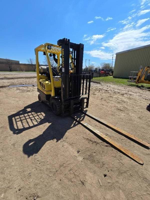 Image of Hyster S50FT equipment image 2