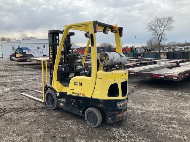 Image of Hyster S50FT equipment image 2