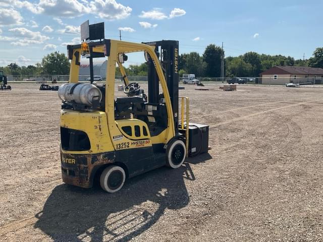 Image of Hyster S50FT equipment image 4