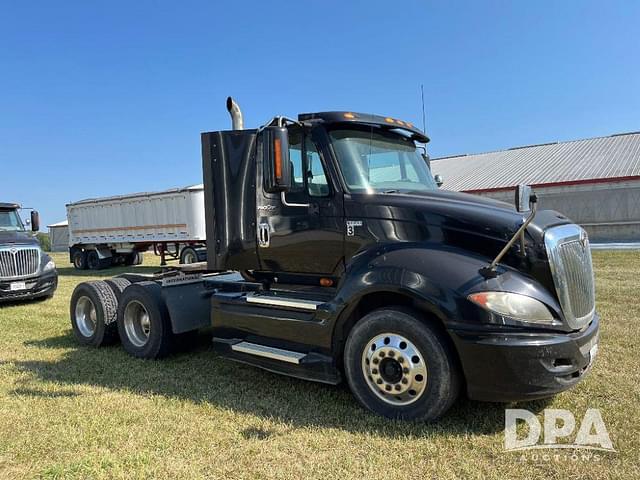 Image of International ProStar Plus 122 equipment image 4