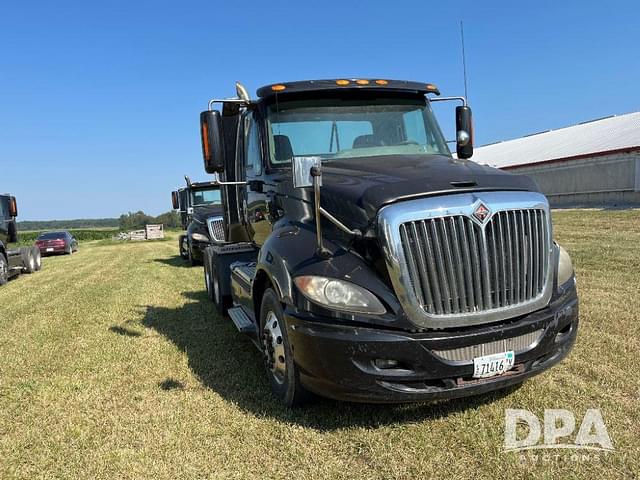 Image of International ProStar Plus 122 equipment image 2