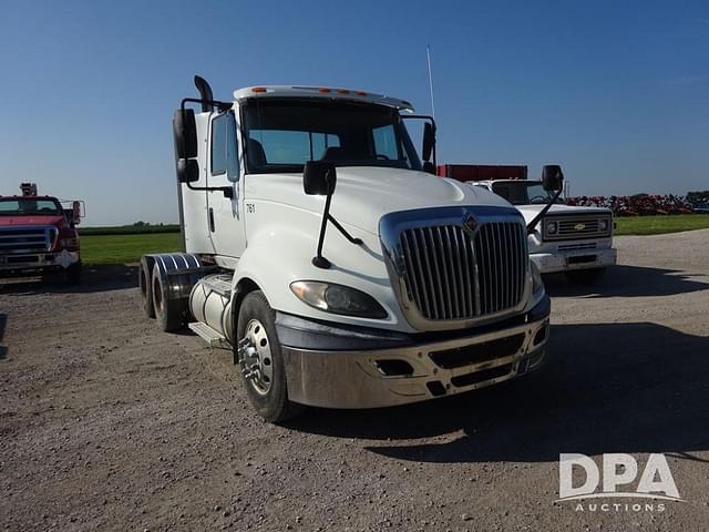 Image of International ProStar Plus 122 equipment image 3