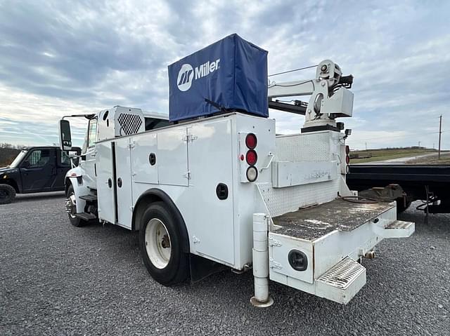 Image of International Durastar 4300 equipment image 3